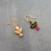 Pendientes navideños, pendiente de bayas de acebo, pendiente de acebo, pendiente de Navidad, glamour navideño, pendiente de cristal navideño, pendiente de invierno, Navidad
