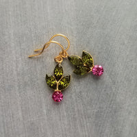 Pendientes navideños, pendiente de bayas de acebo, pendiente de acebo, pendiente de Navidad, glamour navideño, pendiente de cristal navideño, pendiente de invierno, Navidad