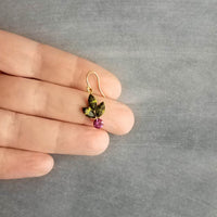 Pendientes navideños, pendiente de bayas de acebo, pendiente de acebo, pendiente de Navidad, glamour navideño, pendiente de cristal navideño, pendiente de invierno, Navidad