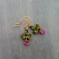 Pendientes navideños, pendiente de bayas de acebo, pendiente de acebo, pendiente de Navidad, glamour navideño, pendiente de cristal navideño, pendiente de invierno, Navidad