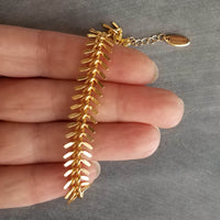Gold Spine Bracelet, matte gold fish bone bracelet, herringbone chain, gold v bracelet, gold arrow, gold bracelet, v shape spiny bracelet